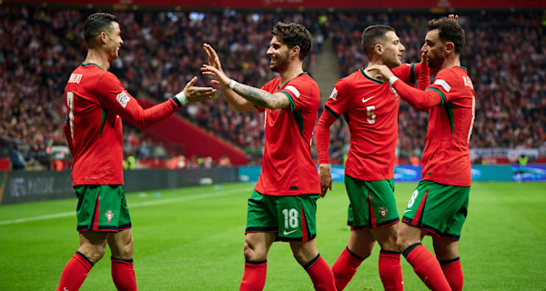 Cristiano Ronaldo celebrate with team mate