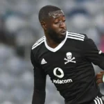 Deon Hotto Flees MC Alger Players After CAF Champions League Semi-Final Qualification
